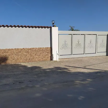 بيت للعطل Casa Leandro *